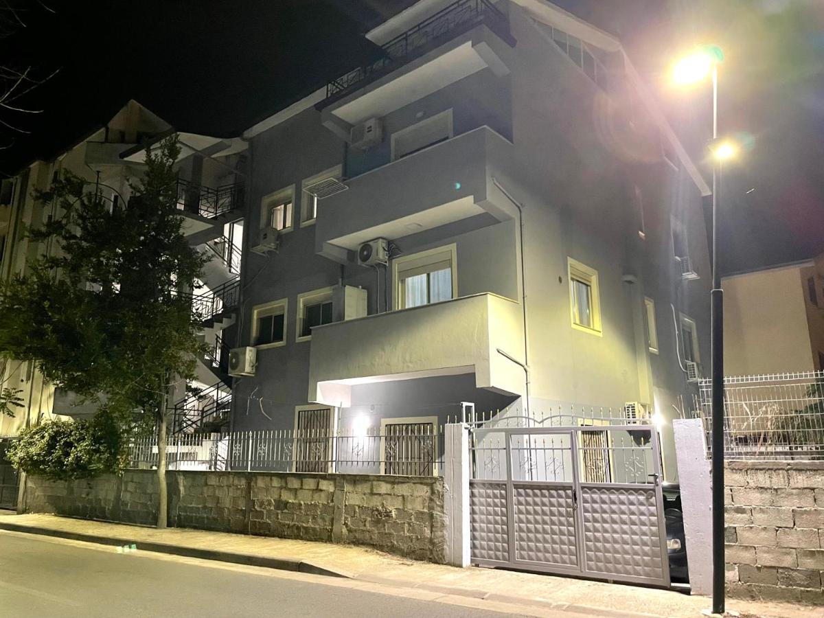 Lumturi Resident Lägenhet Durrës Exteriör bild