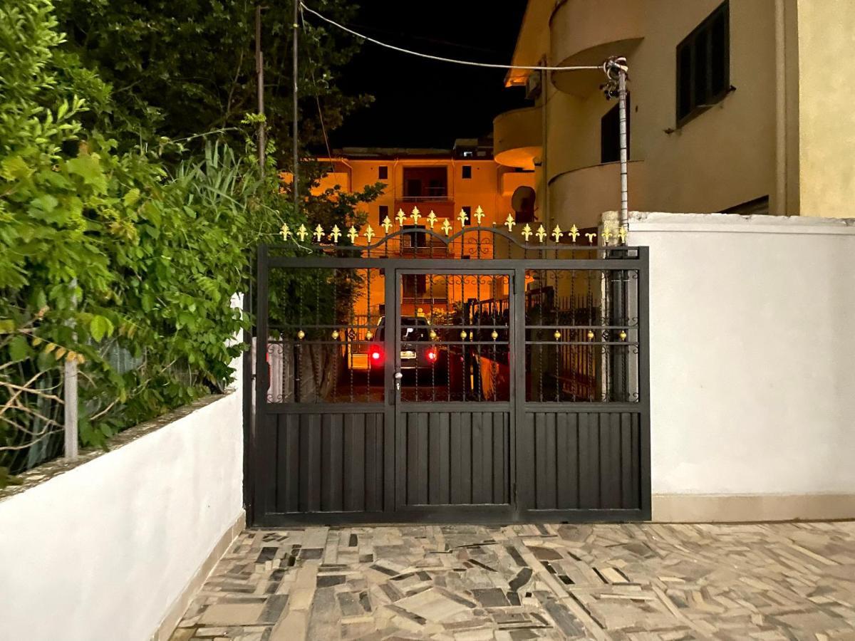 Lumturi Resident Lägenhet Durrës Exteriör bild